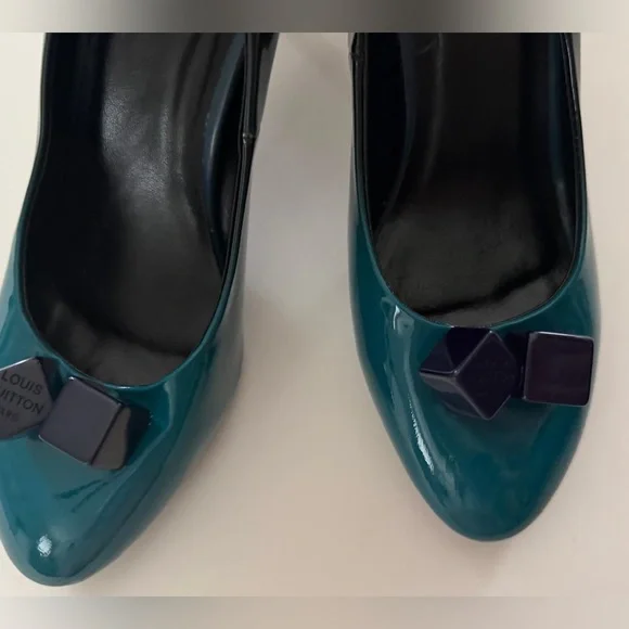 Louis Vuitton navy blue Heels Size 8 - Picture 5 of 12